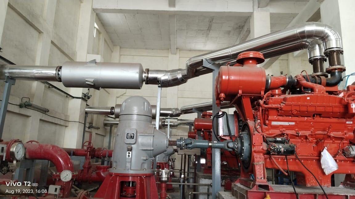 Diesel-driven fire pump set in a pump room