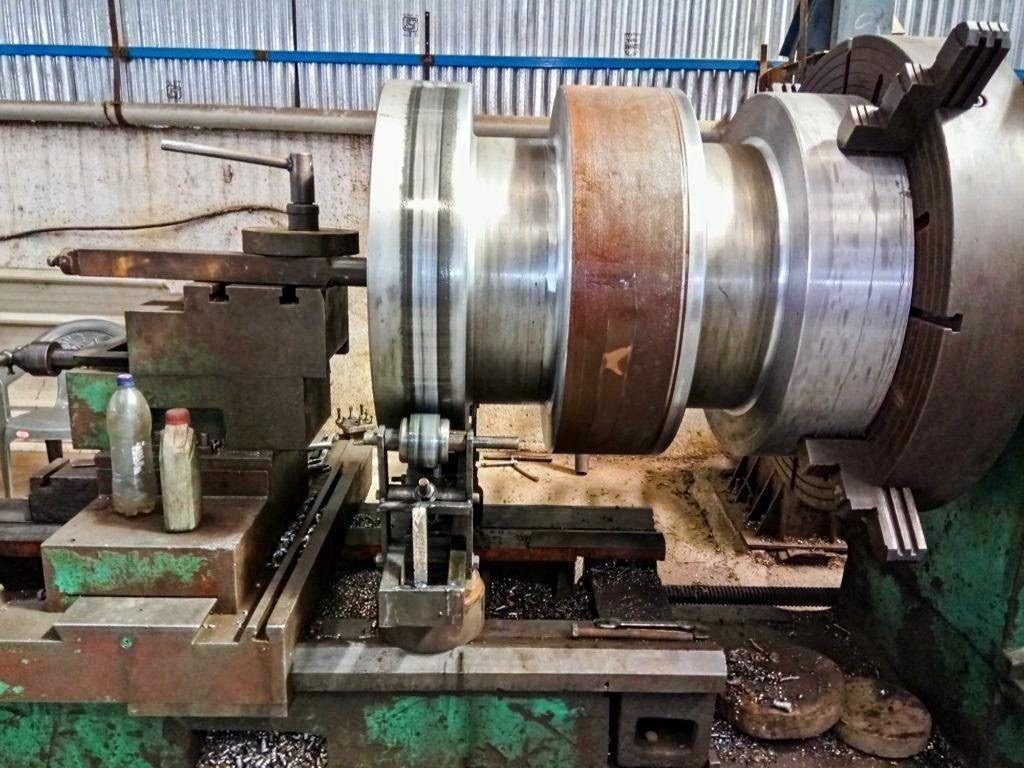 Large component turning on a lathe