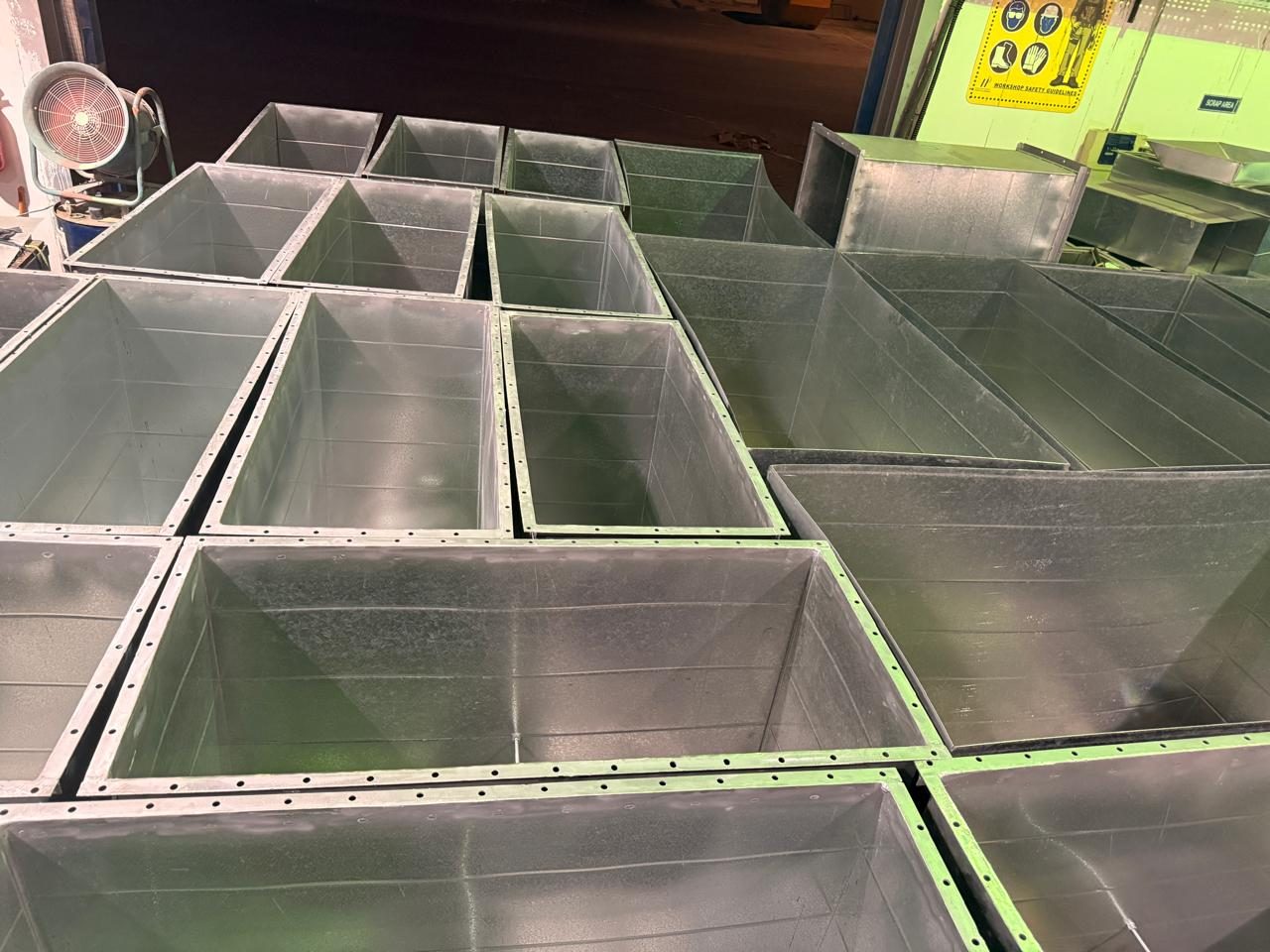 Large ducts with angle-iron flanges